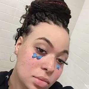 Meet your Posher, Alecia